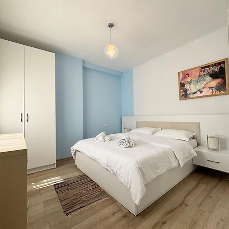 Apartment In The New Bazaar Of Tirana - Hana Blu 외부 사진