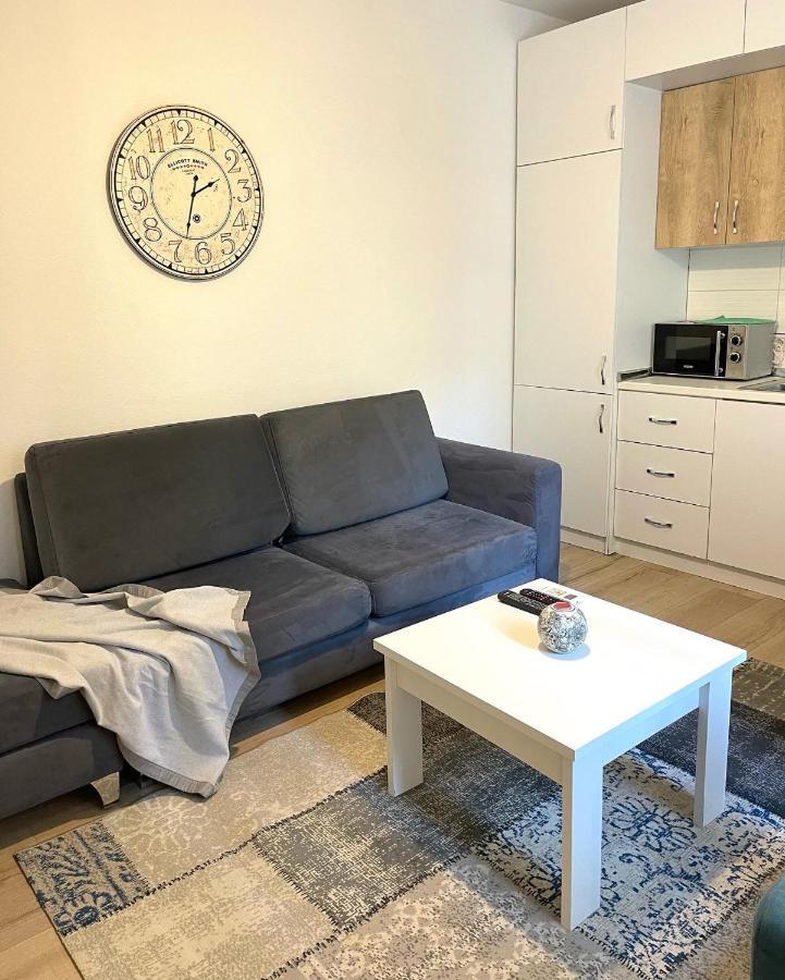 Apartment In The New Bazaar Of Tirana - Hana Blu 외부 사진