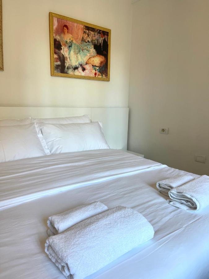 Apartment In The New Bazaar Of Tirana - Hana Blu 외부 사진