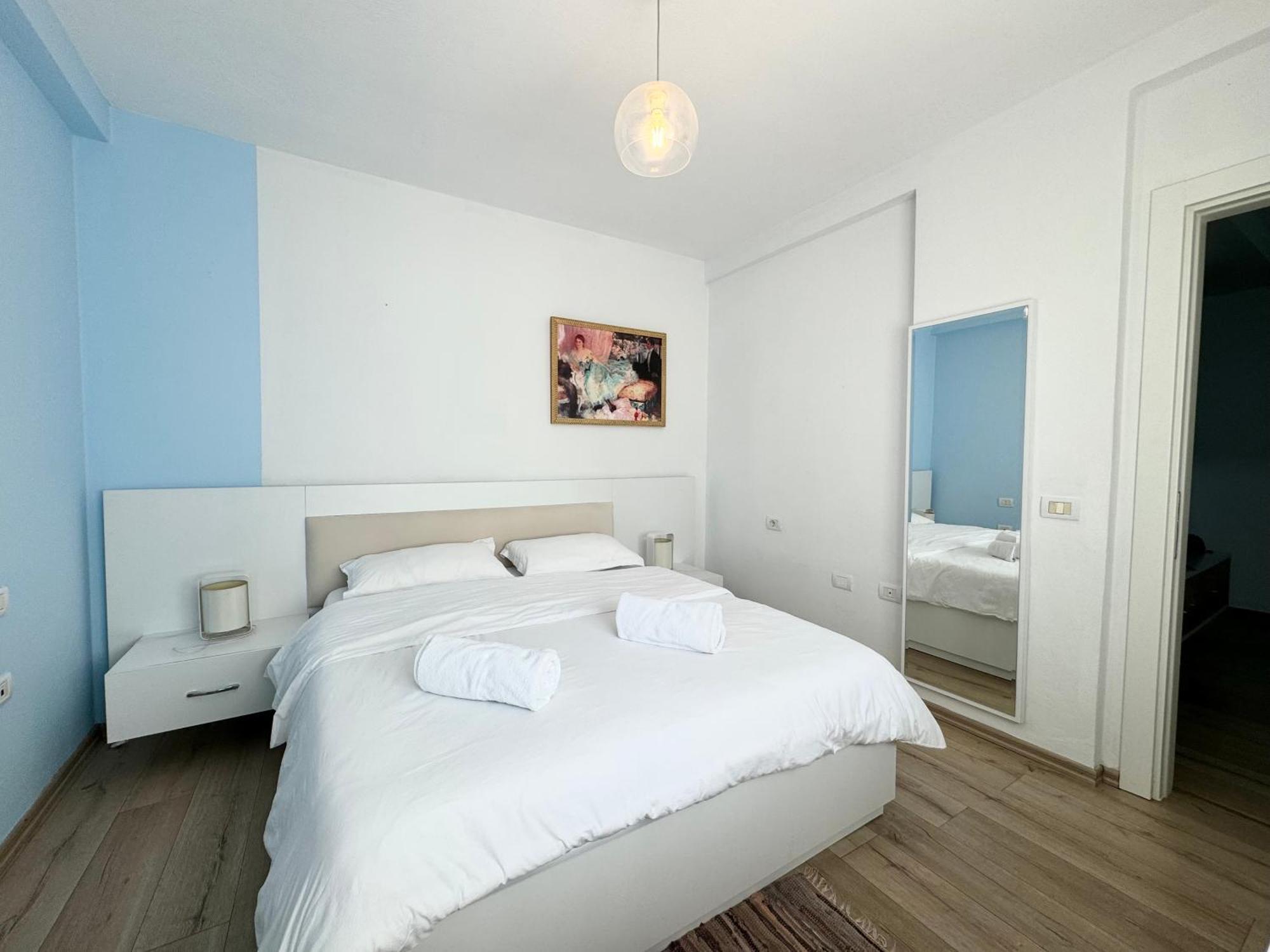Apartment In The New Bazaar Of Tirana - Hana Blu 외부 사진