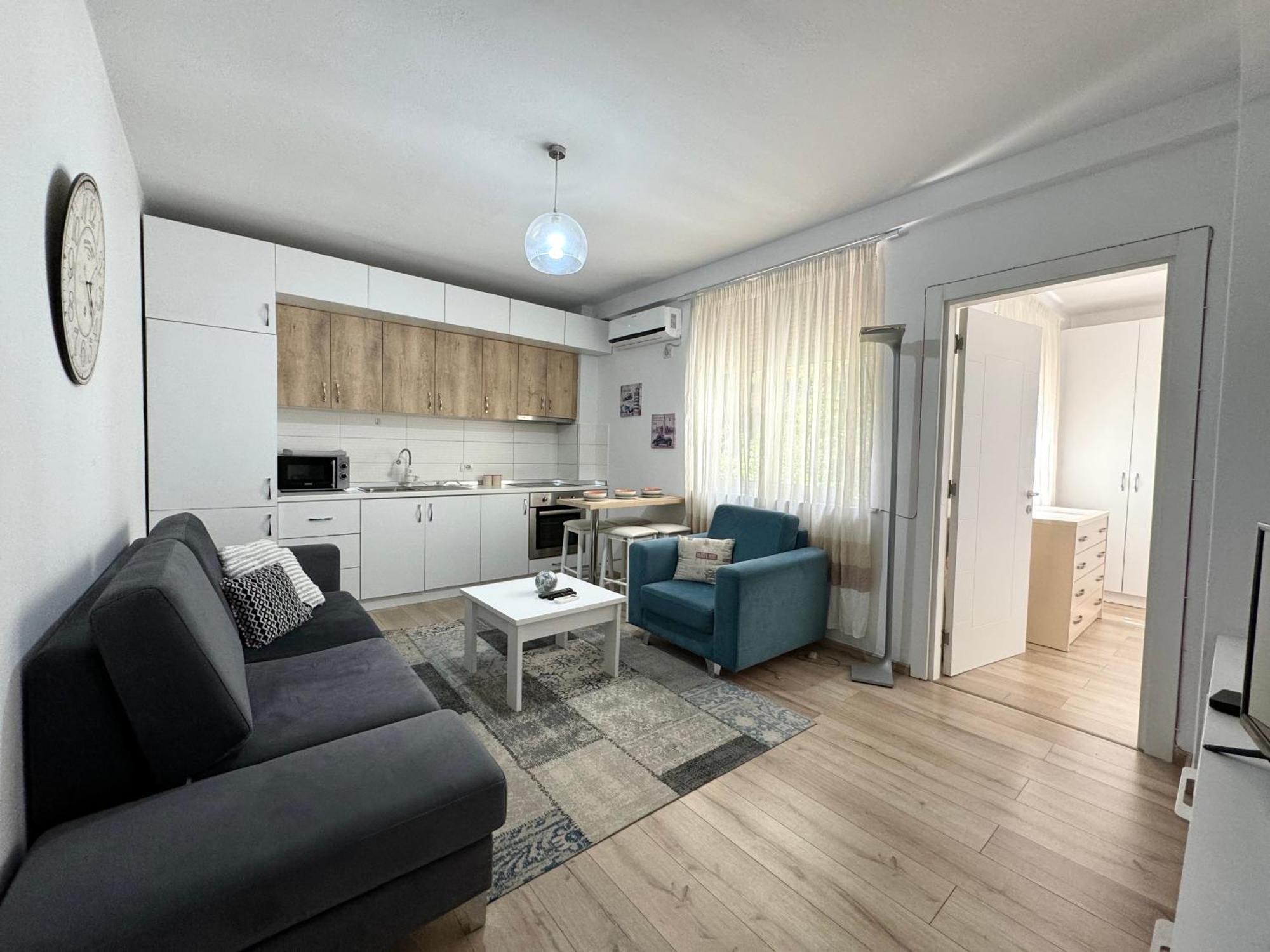 Apartment In The New Bazaar Of Tirana - Hana Blu 외부 사진